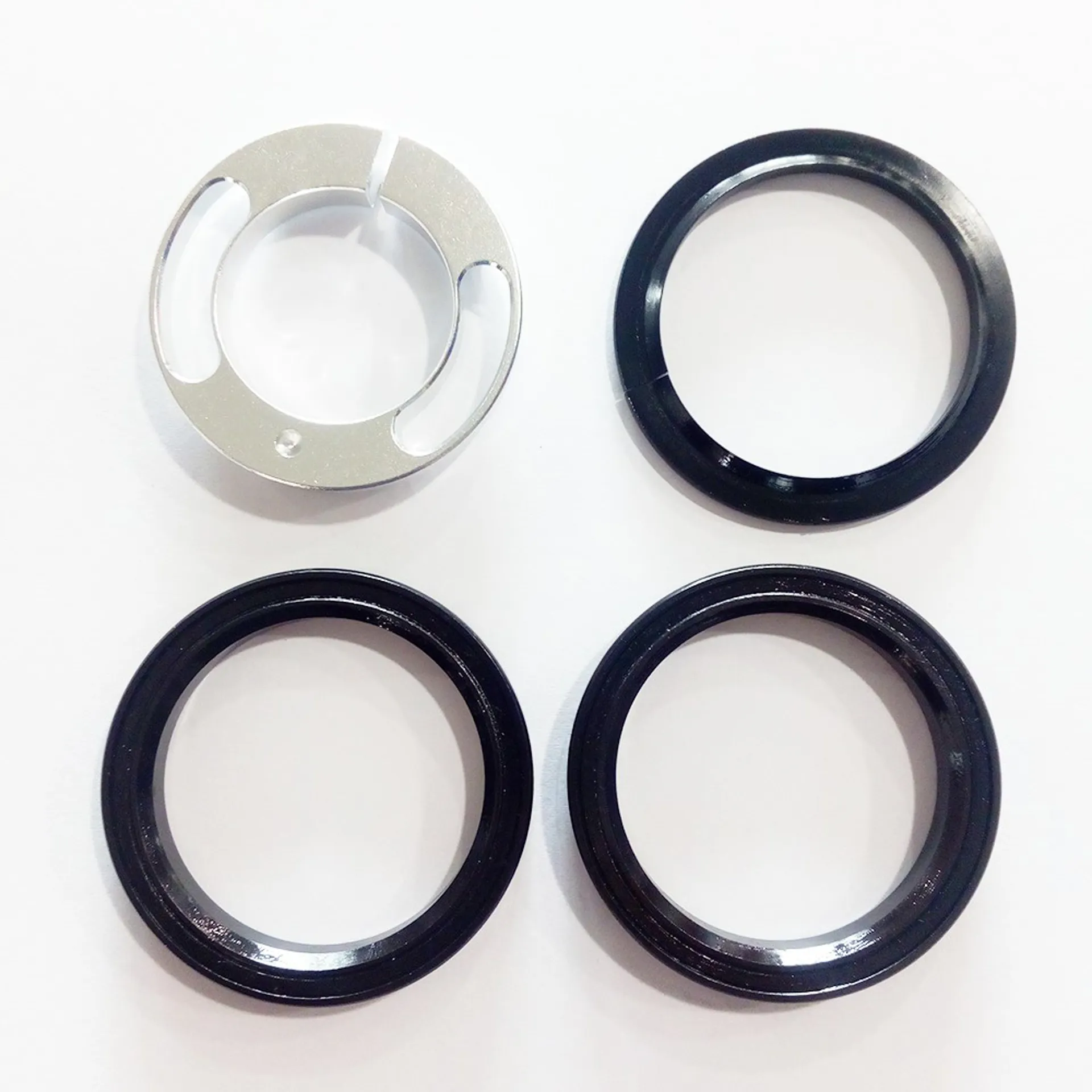 PINARELLO TiCR HEADSET BEARING SET - Image 2