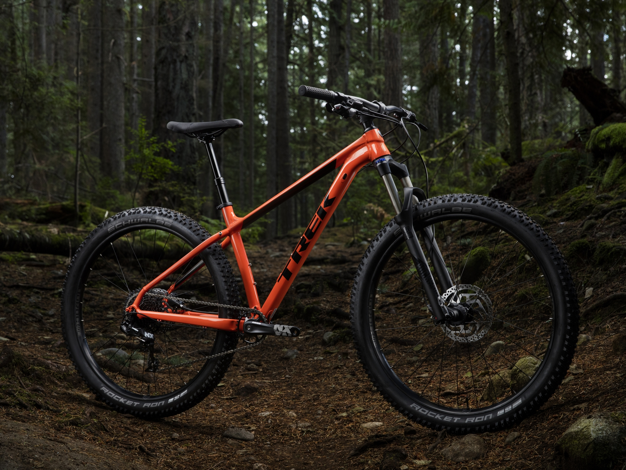 PRE-OWNED TREK ROSKOE 8 MOUNTAIN BIKE - Image 5
